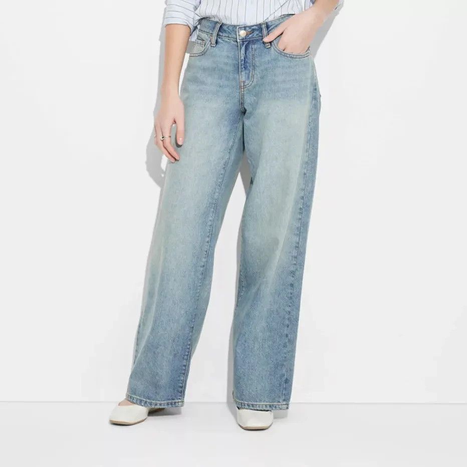Women's Low-Rise Wide Leg Baggy Jeans - Wild Fable Medium Wash 2